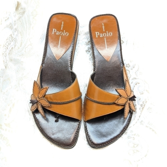 Paolo Shoes - Linea Paolo Sandals with Flower Detial